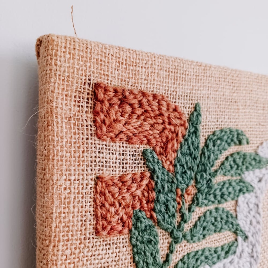 Mała dekoracja na ścianę - obrazek punch needle "Miniatura z liściem" - obrazek 5