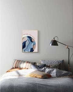 wizualizacja plakatu w sypialni nad łóżkiem