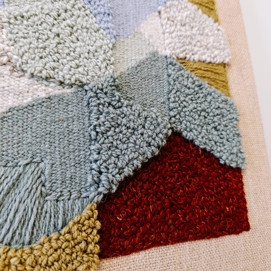 Abstrakcyjny obraz z wełny "Tkane formy" - obrazek 4